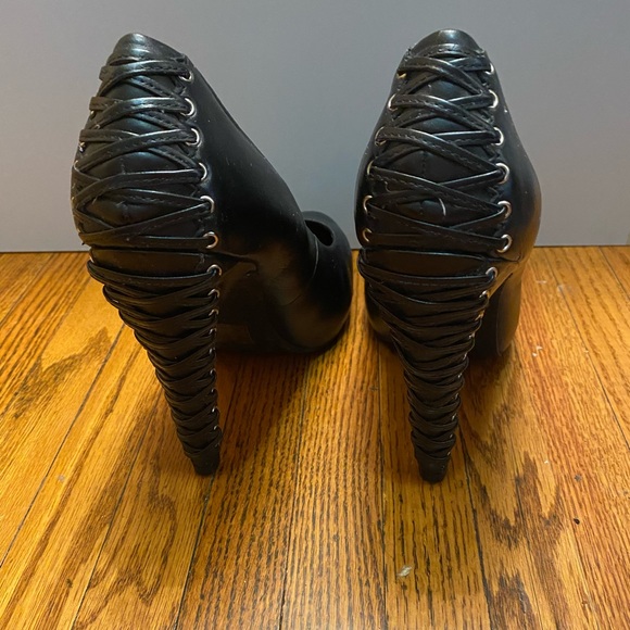 JESSICA SIMPSON HIGH HEELS- CORSET BACK SIZE 8.5 - Picture 7 of 8